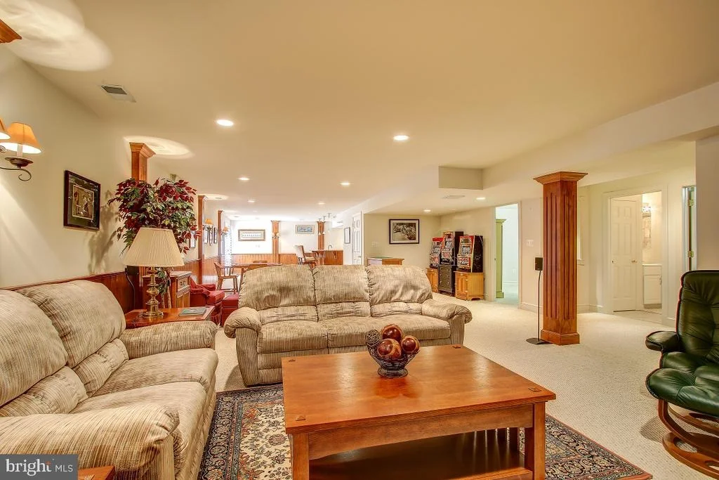 Photo of 6 GLEN EAGLES COURT