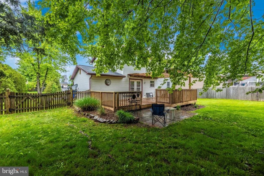 Photo of 484 HILLCREST DRIVE