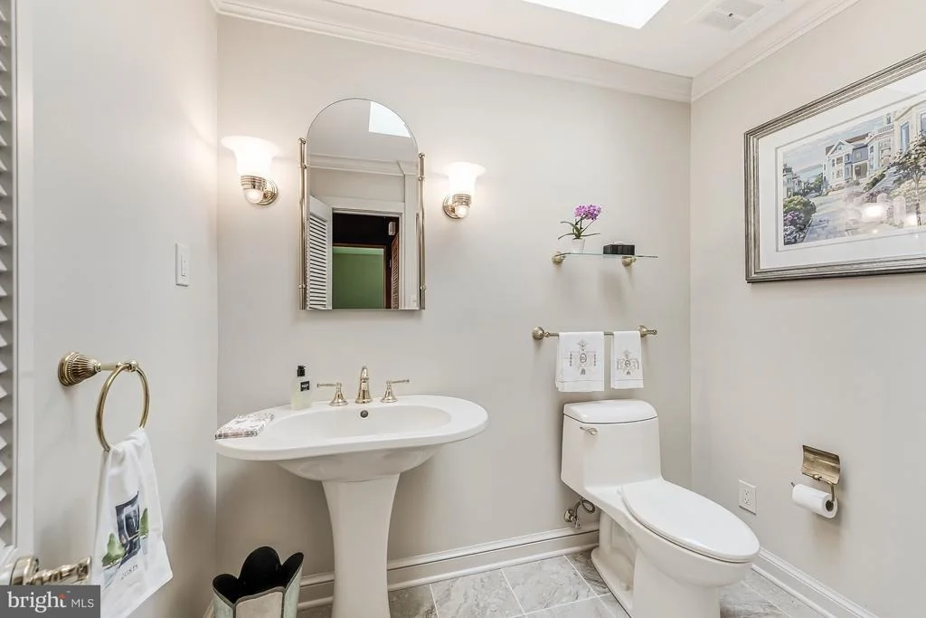 Photo of 4015 LAIRD PLACE