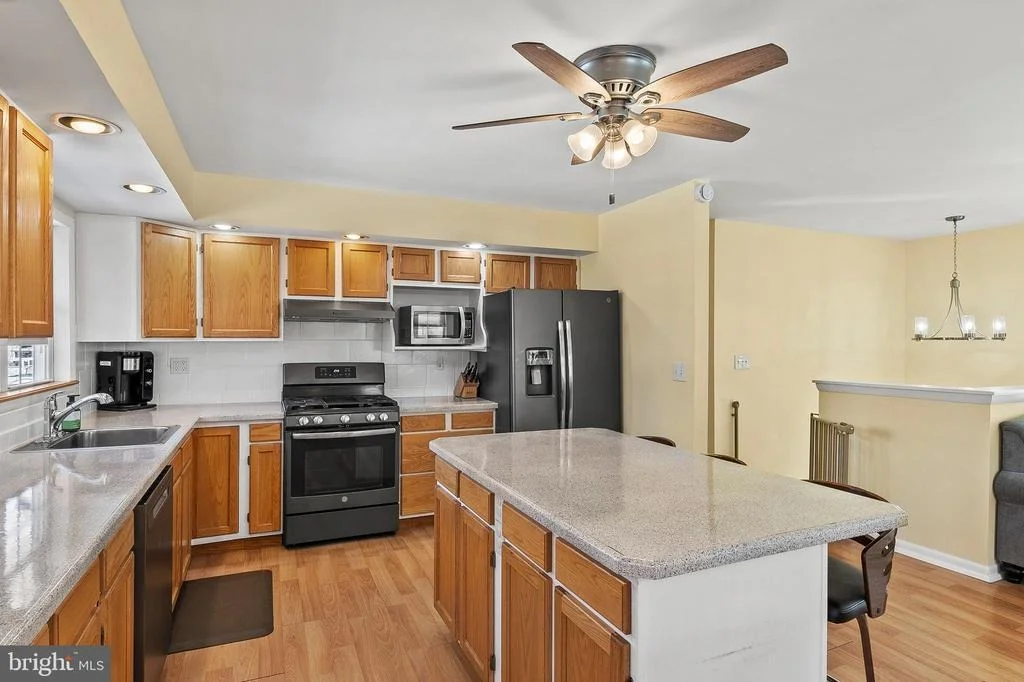 Photo of 982 HIGHPOINT DRIVE