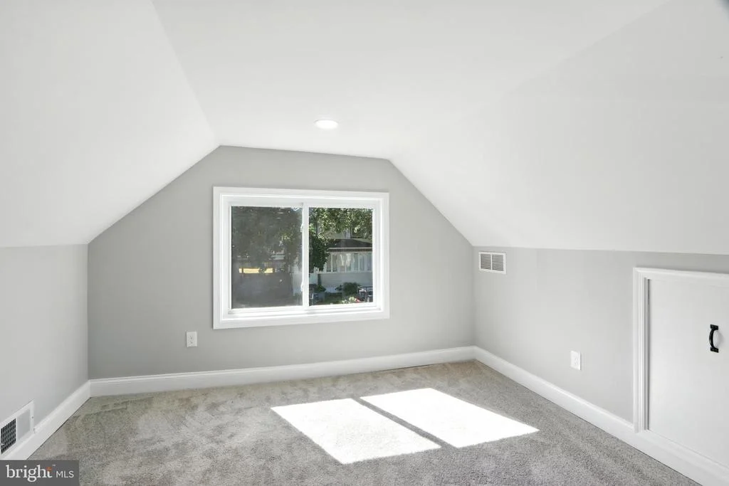 Photo of 310 AUDREY AVENUE