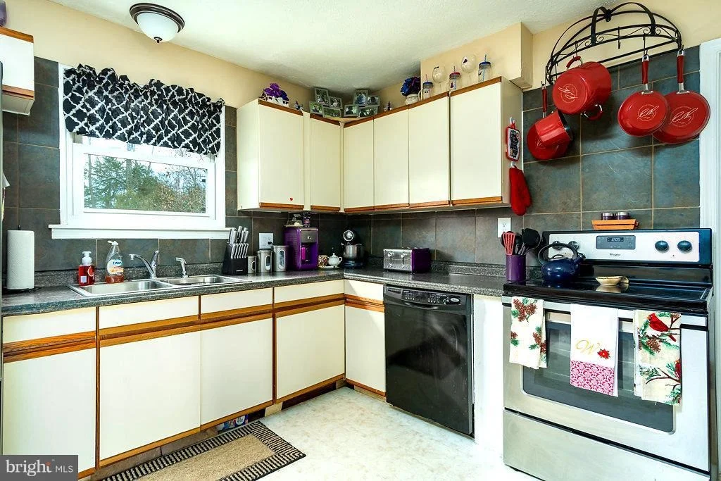 Photo of 8202 SCALES ROAD