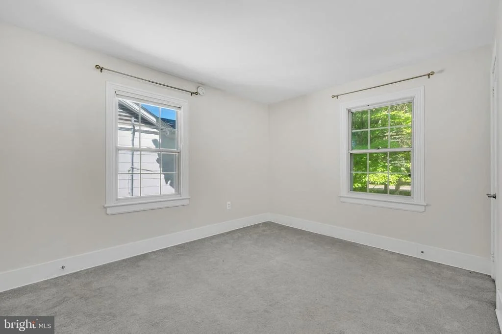 Photo of 2418 FOREST GLEN ROAD