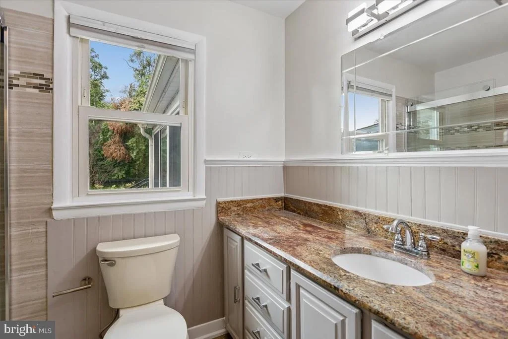 Photo of 833 MEADOW ROAD