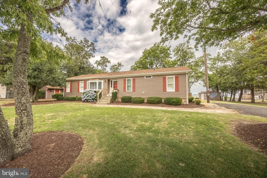 Photo of 7940 RIVERVIEW ROAD