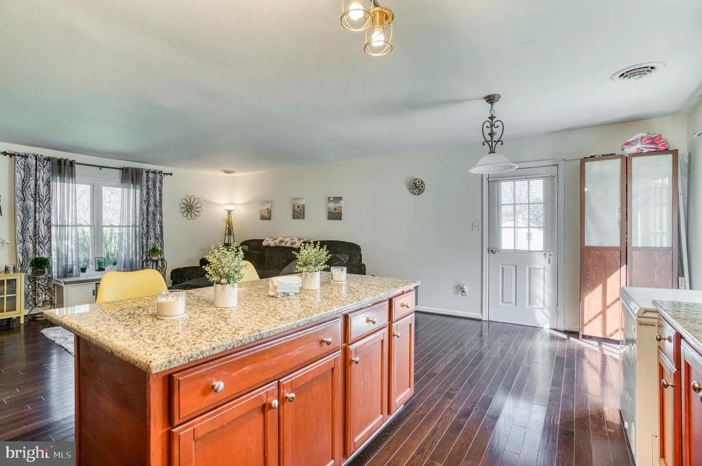 Photo of 10119 JAMESON LANE
