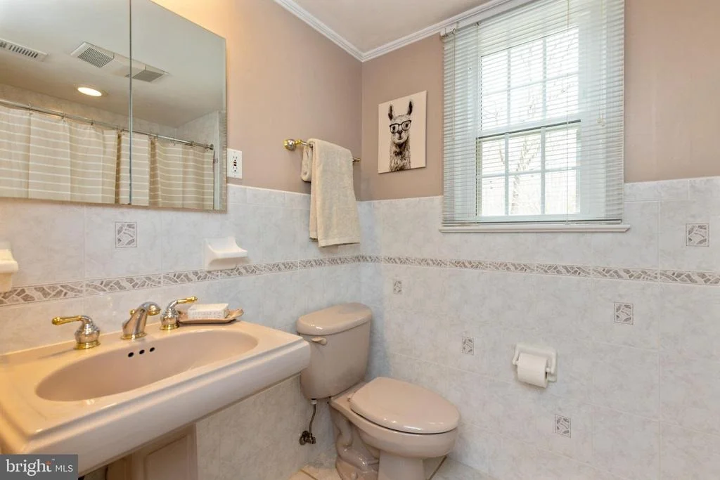 Photo of 3917 KING ARTHUR ROAD