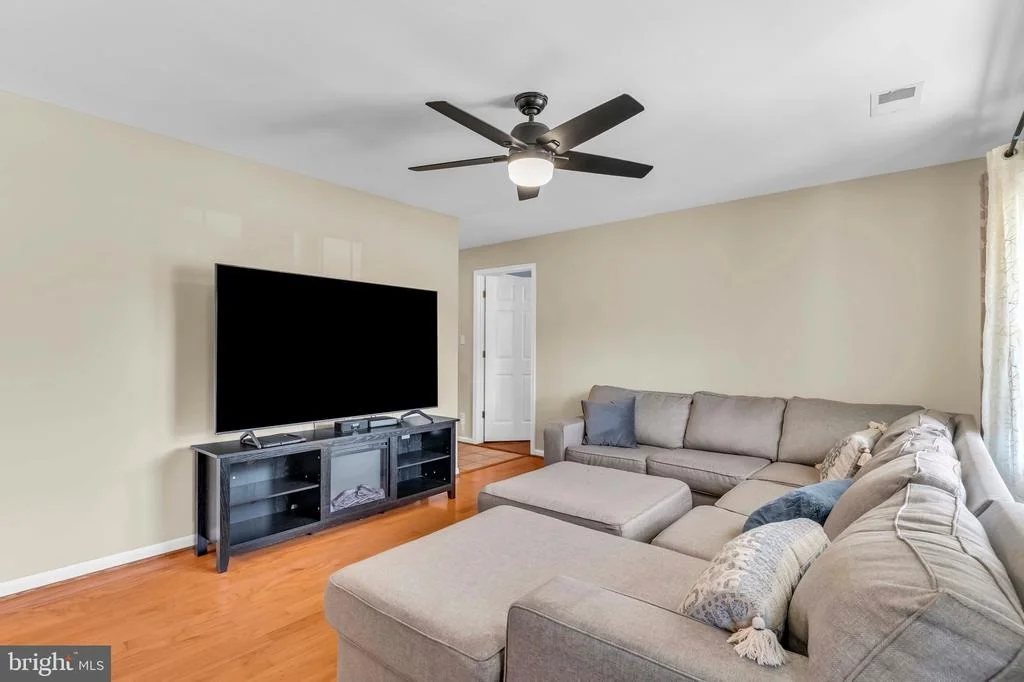 Photo of 101 W BEECH ROAD