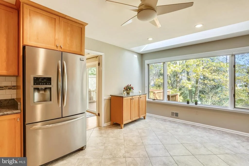 Photo of 19005 PLUMMER DRIVE