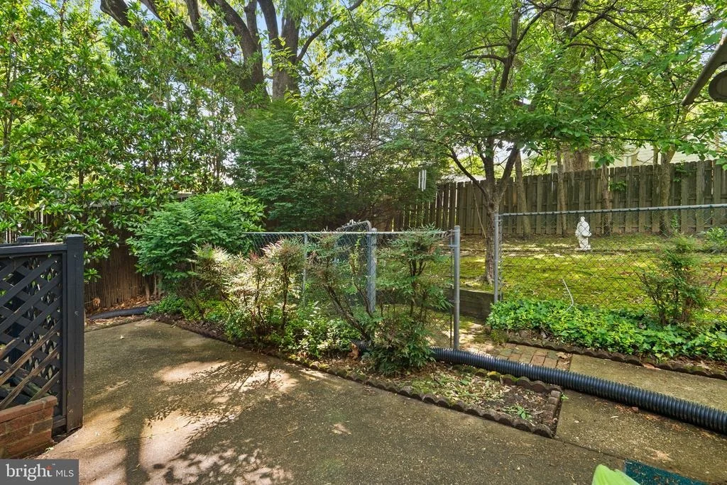 Photo of 9807 MERWOOD LANE