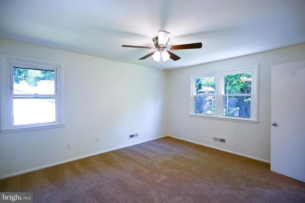 Photo of 916 BEAVERBANK CIRCLE
