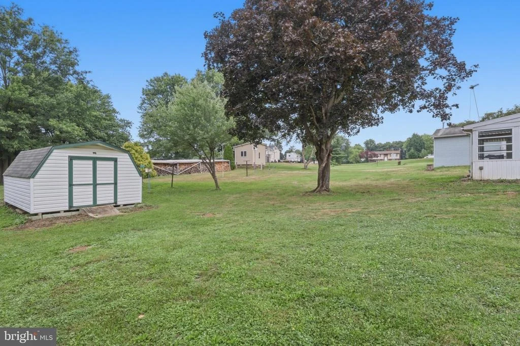 Photo of 5893 AMBAU ROAD