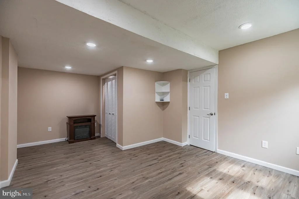 Photo of 9123 OLD BURTON CIRCLE