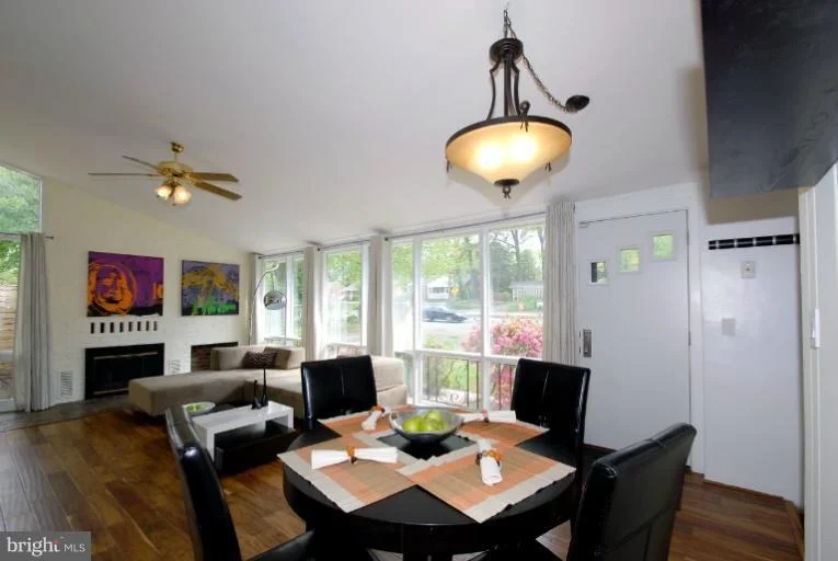 Photo of 11633 VEIRS MILL ROAD