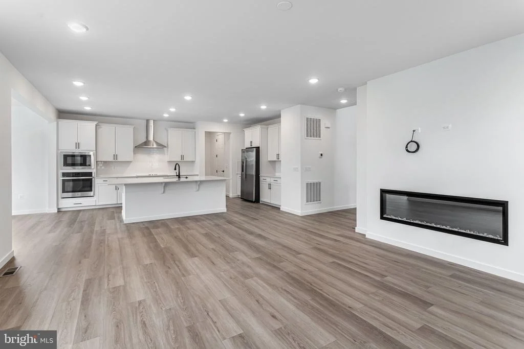 Photo of 2083 SPRINGVALE DRIVE