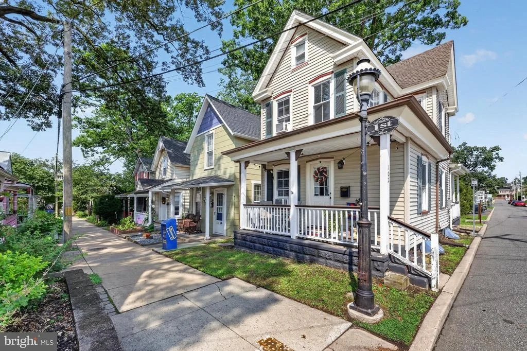 Photo of 102 1ST AVENUE