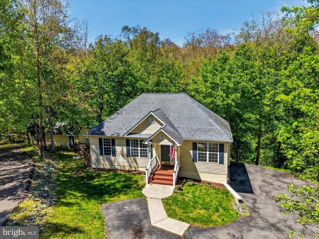 Photo of 18 CHICKASAW PLACE