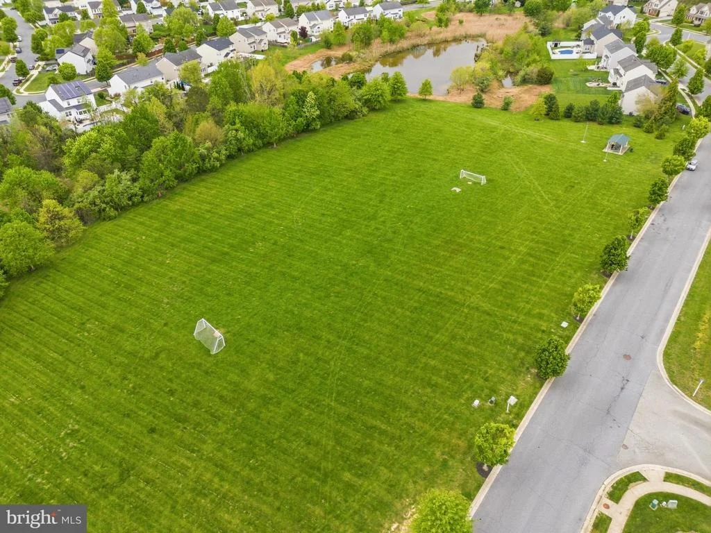 Photo of 131 FAIR BROOK WAY