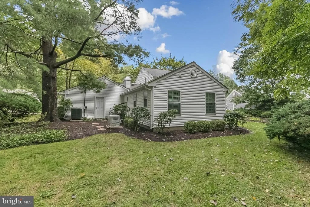 Photo of 13416 HATHAWAY DRIVE