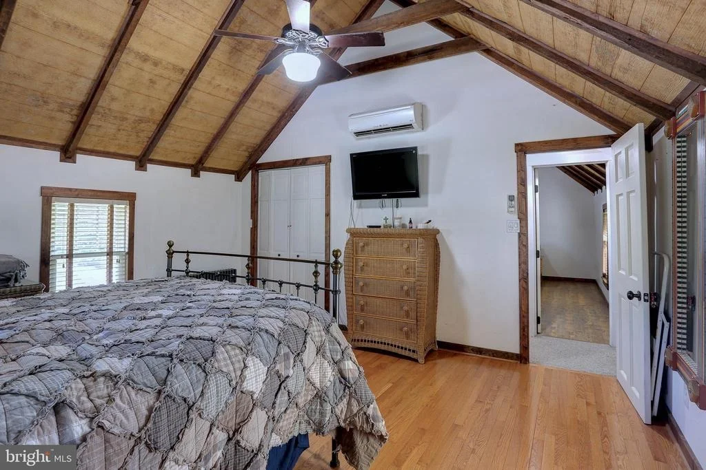 Photo of 4933 LANDING ROAD