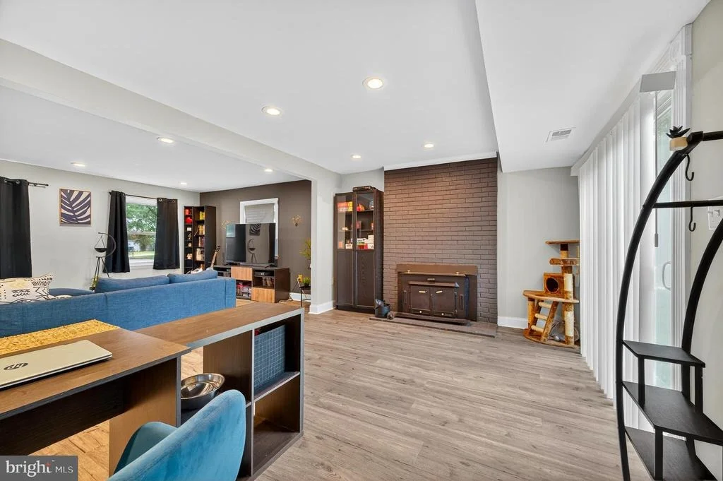 Photo of 9015 LONGBOW ROAD