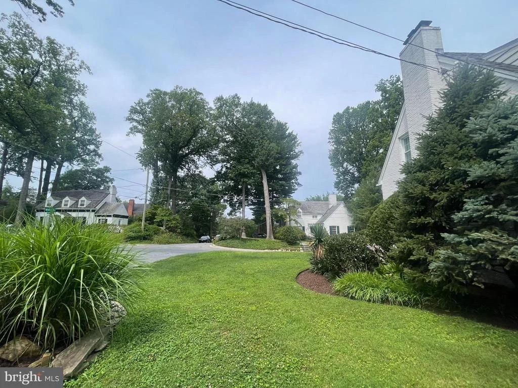 Photo of 8201 LARRY PLACE
