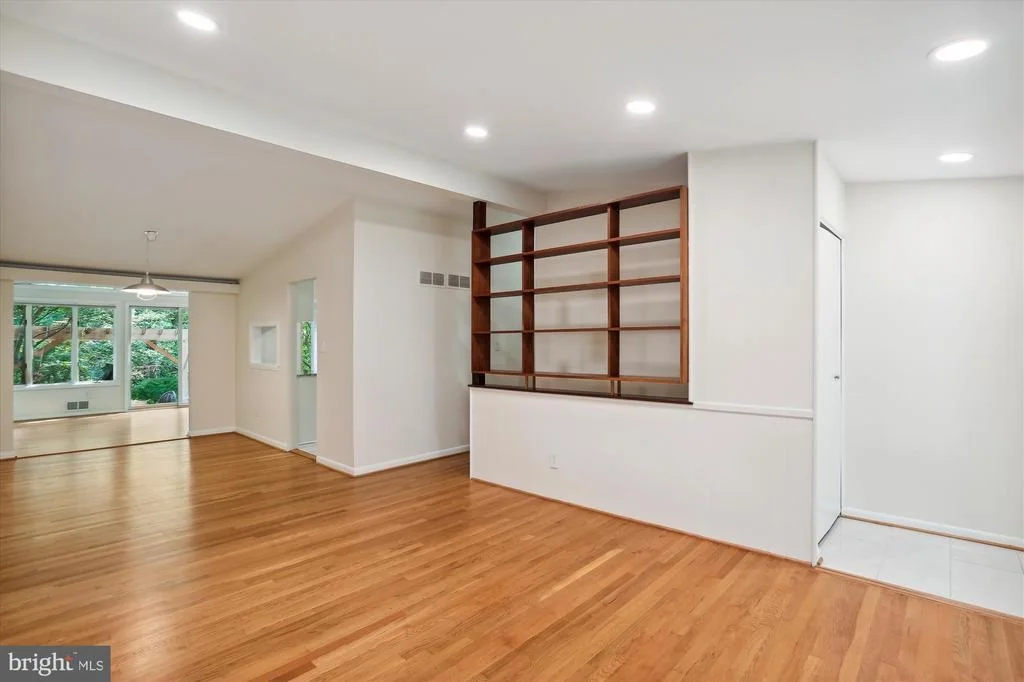 Photo of 222 HILLSBORO DRIVE