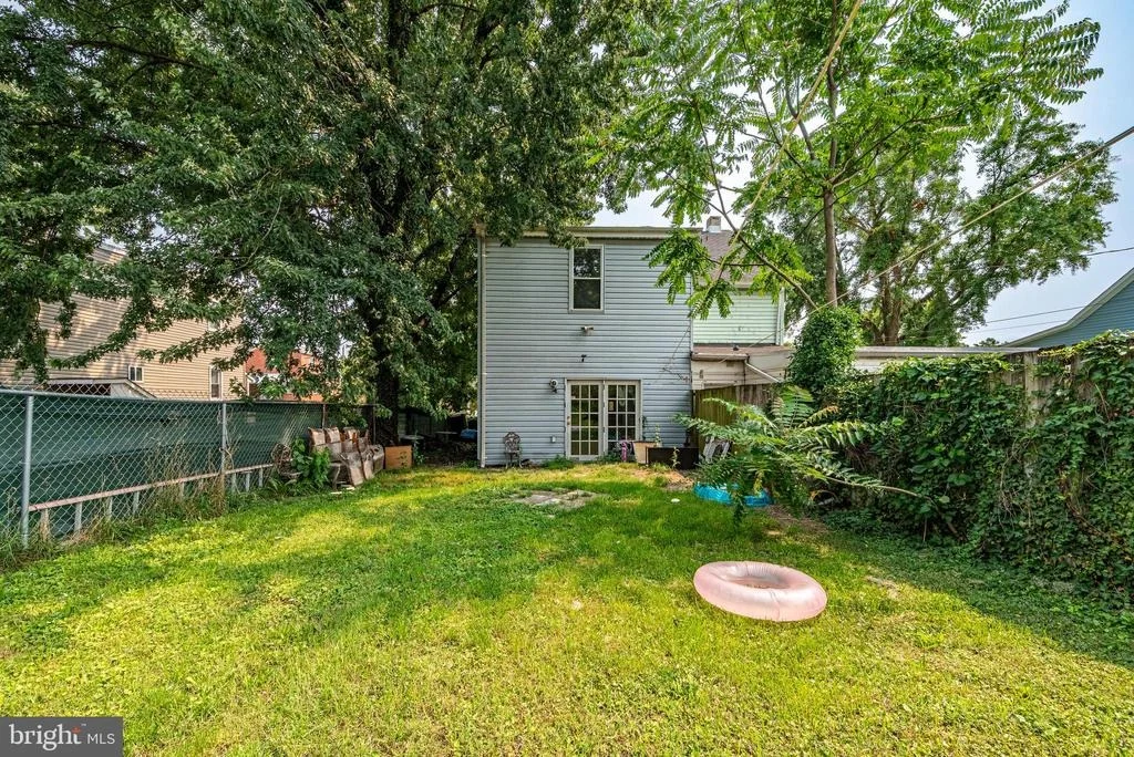 Photo of 216 RIVERVIEW AVENUE