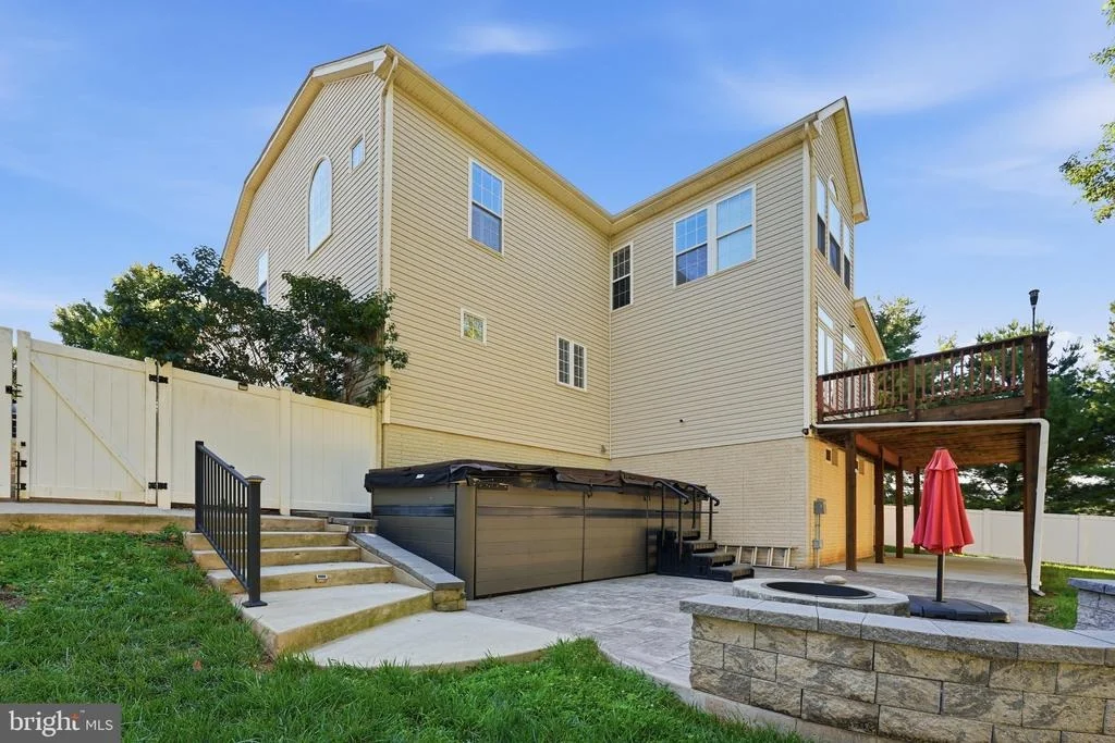 Photo of 2148 CHESTNUT LANE