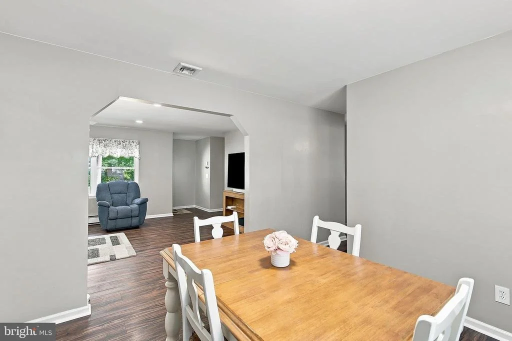 Photo of 2215 LONGWOOD DRIVE
