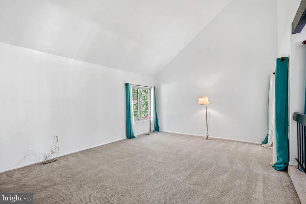 Photo of 19005 HARKNESS LANE