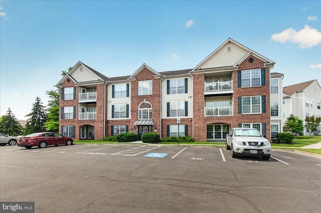 Photo of Unit 33B at 593 CAWLEY DRIVE