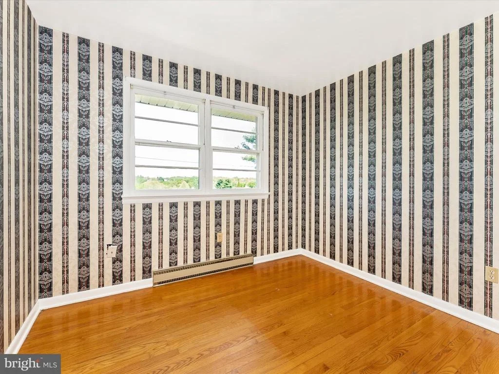 Photo of 2833 RODERICK ROAD