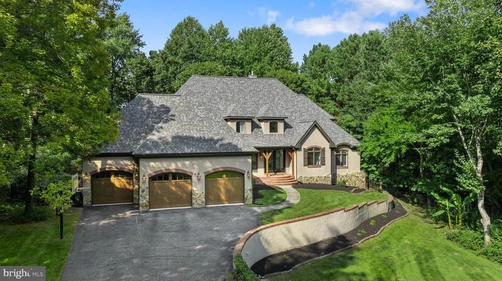 Photo of 123 GLADE CIRCLE W