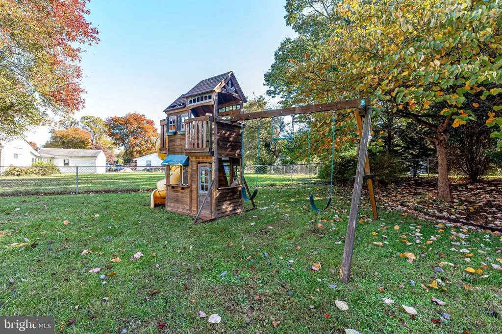 Photo of 8993 MEADOWVIEW DRIVE