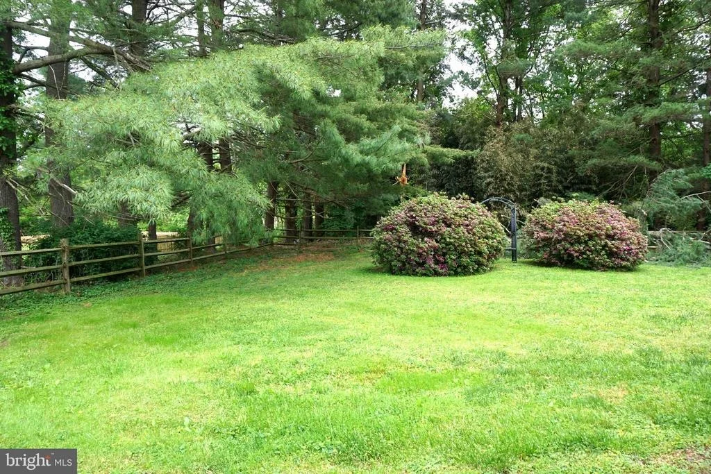 Photo of 1304 CHEZ COURT