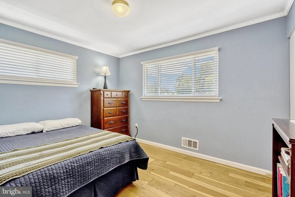 Photo of 10318 FOREST AVENUE