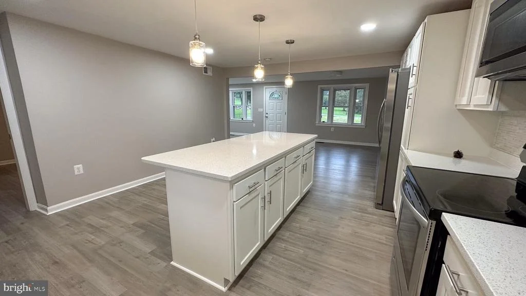 Photo of 8858 HAWBOTTOM ROAD