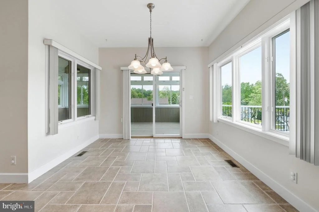 Photo of 160 CLIFFVIEW DRIVE