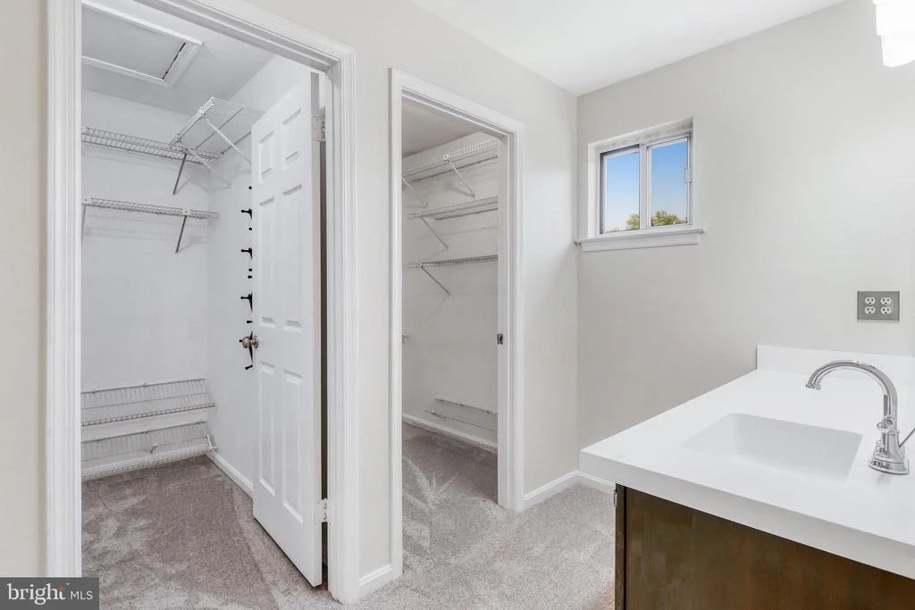 Photo of 1433 VALEBROOK LANE