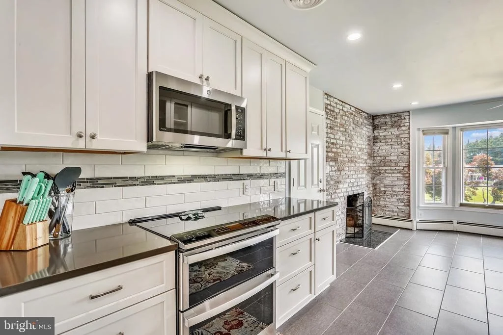 Photo of 24120 DOREEN DRIVE