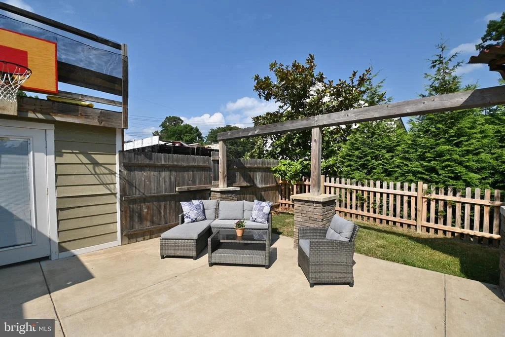 Photo of 1801 ROLLINS DRIVE