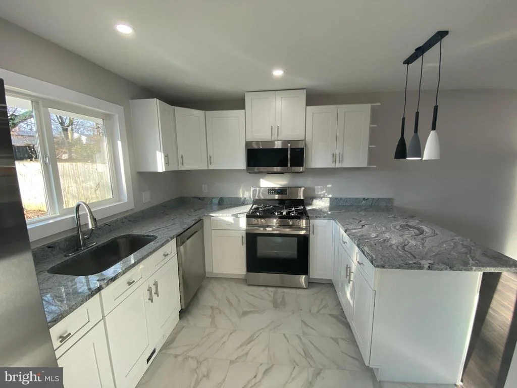 Photo of 9209 ROLLING VIEW DRIVE