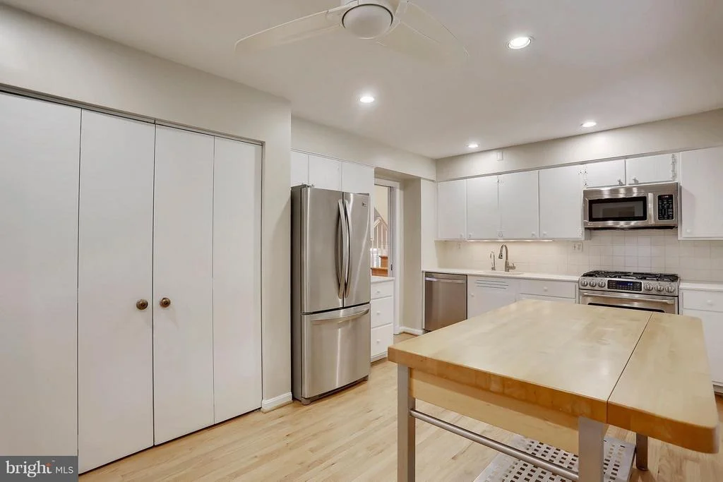 Photo of 2124 EDGEWATER PARKWAY