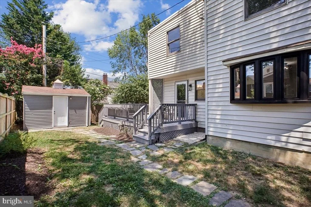 Photo of 6016 WILLIAMSBURG ROAD