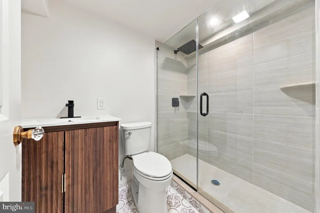 Photo of 230 E SUMMIT AVENUE