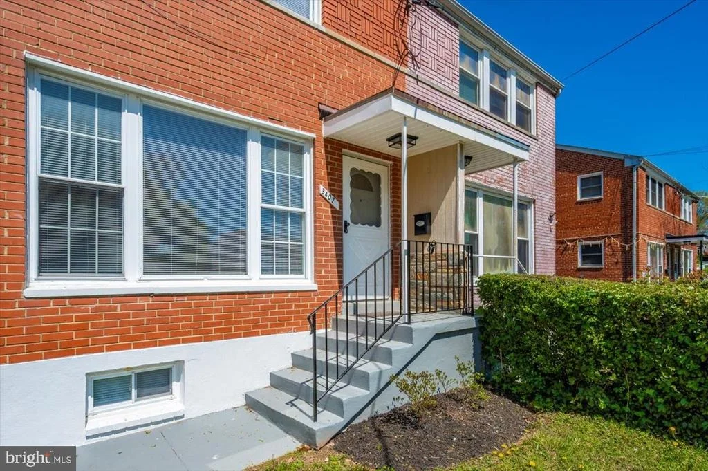 Photo of 3407 FLORAL STREET