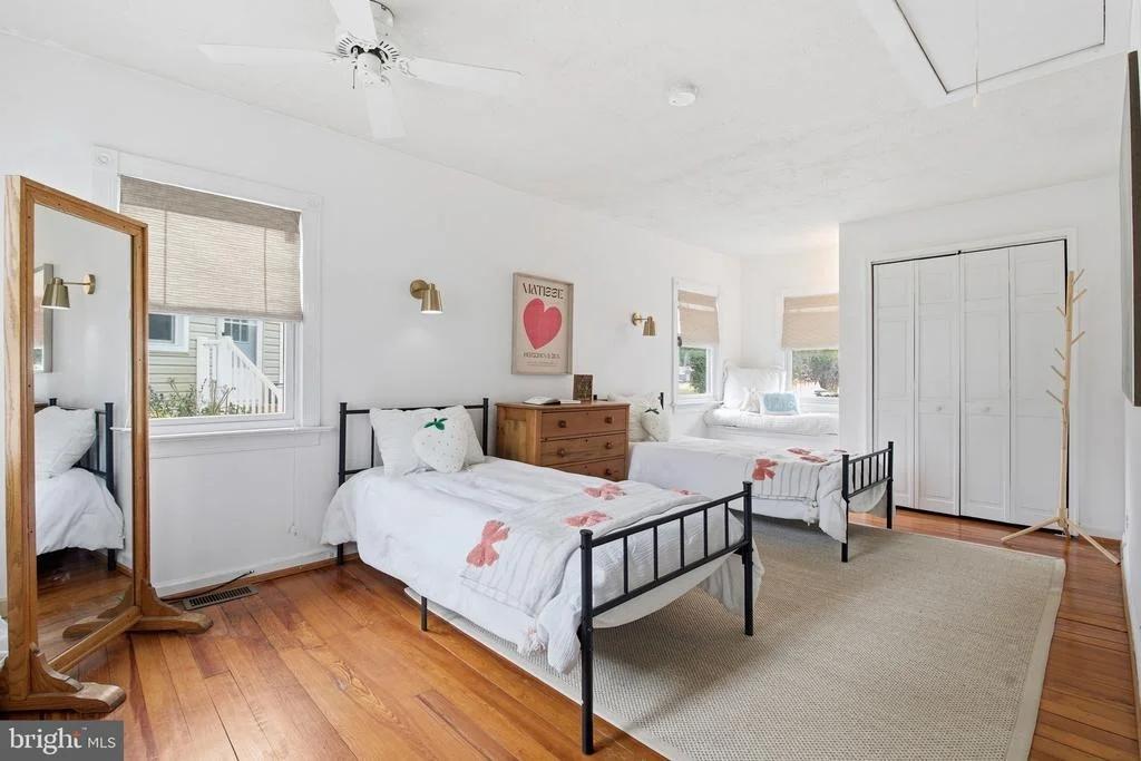 Photo of 1446 RIDGEWAY