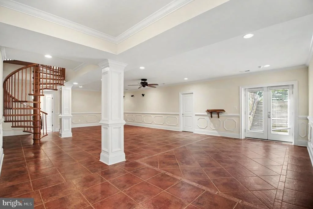 Photo of 5985 SAINT CATHERINES LANE