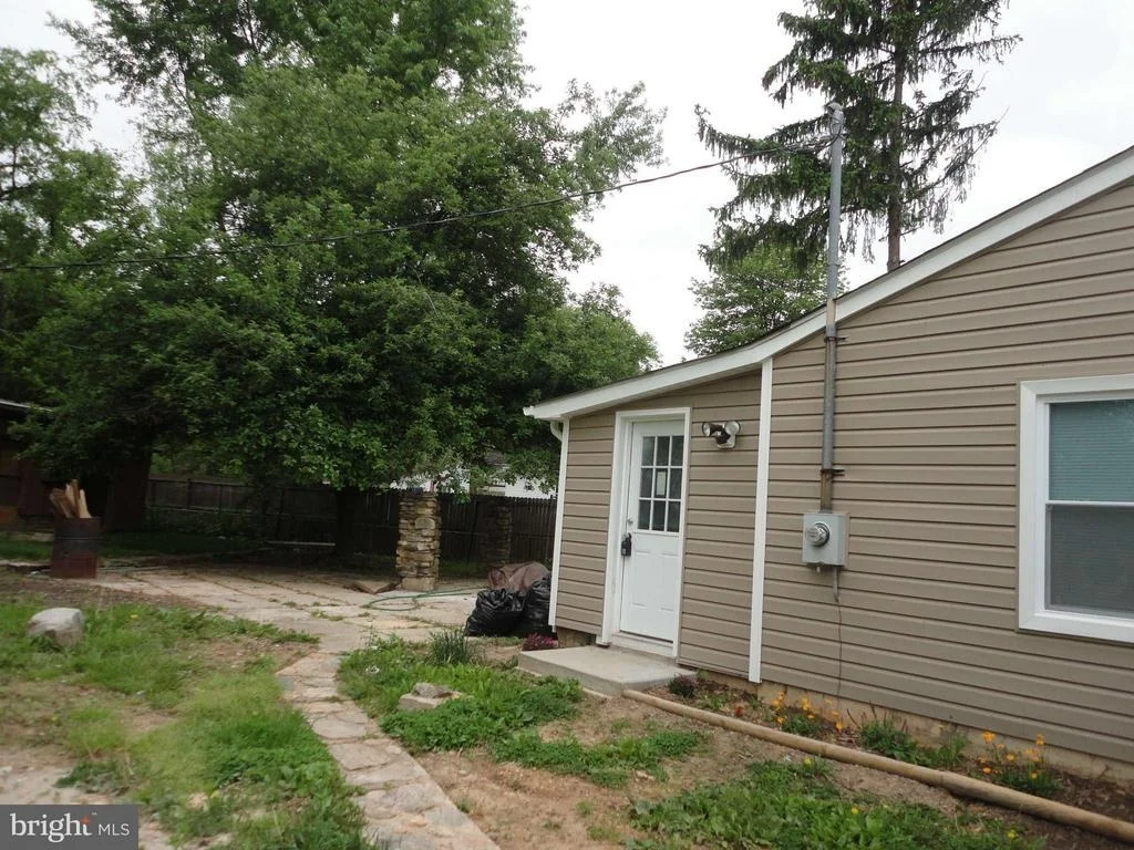 Photo of 9329 WHITE ROCK AVENUE